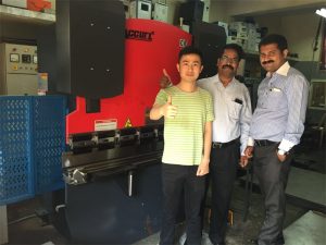 India kliendid külastavad tehaseid ja ostavad masinaid