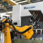 Robotiline painutusrakusüsteem lehtmetalli automaatsetele robotipeeglite piduritele