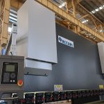 CNC NC automaat elektriline hüdrauliline horisontaalne busbar terasest lehtmetallist lõikamine ja painutamine press piduri masin müügihind