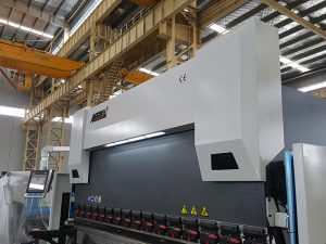 Servo elektriline 55-tonnine CNC-piduriseade, mille 5-aastane garantii on tagatud